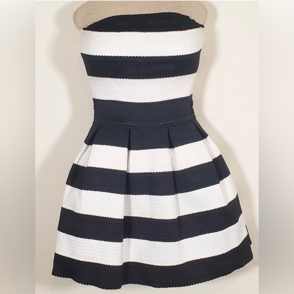 NWOT B.Darlin Black and White Strapless Fit and Flare Dress